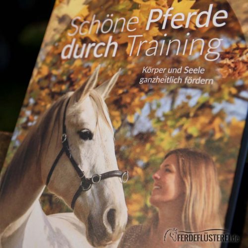 Crystal Verlag Buch Wissen Pferde Schöne Pferde durch Training Cover nah