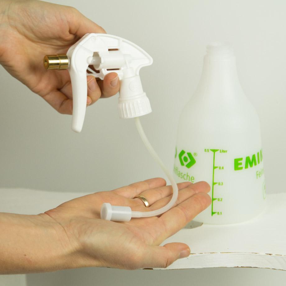 So gewöhnst du dein Pferd entspannt an die Sprühflasche 3